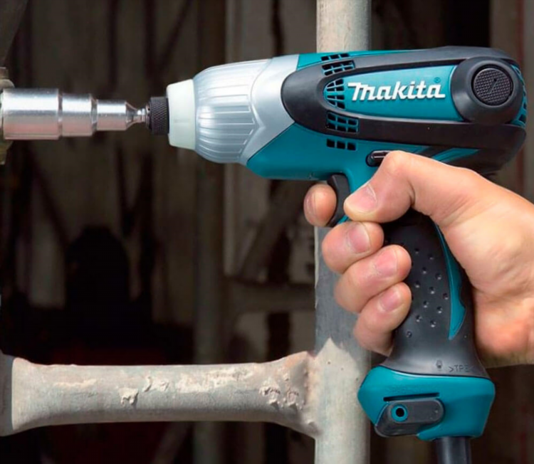 Шуруповерт ударный makita