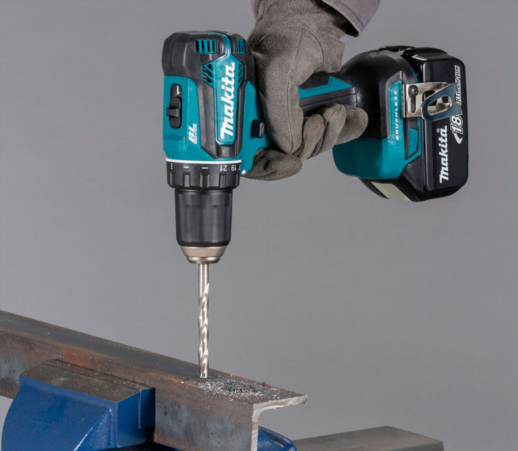 Топ шуруповертов makita